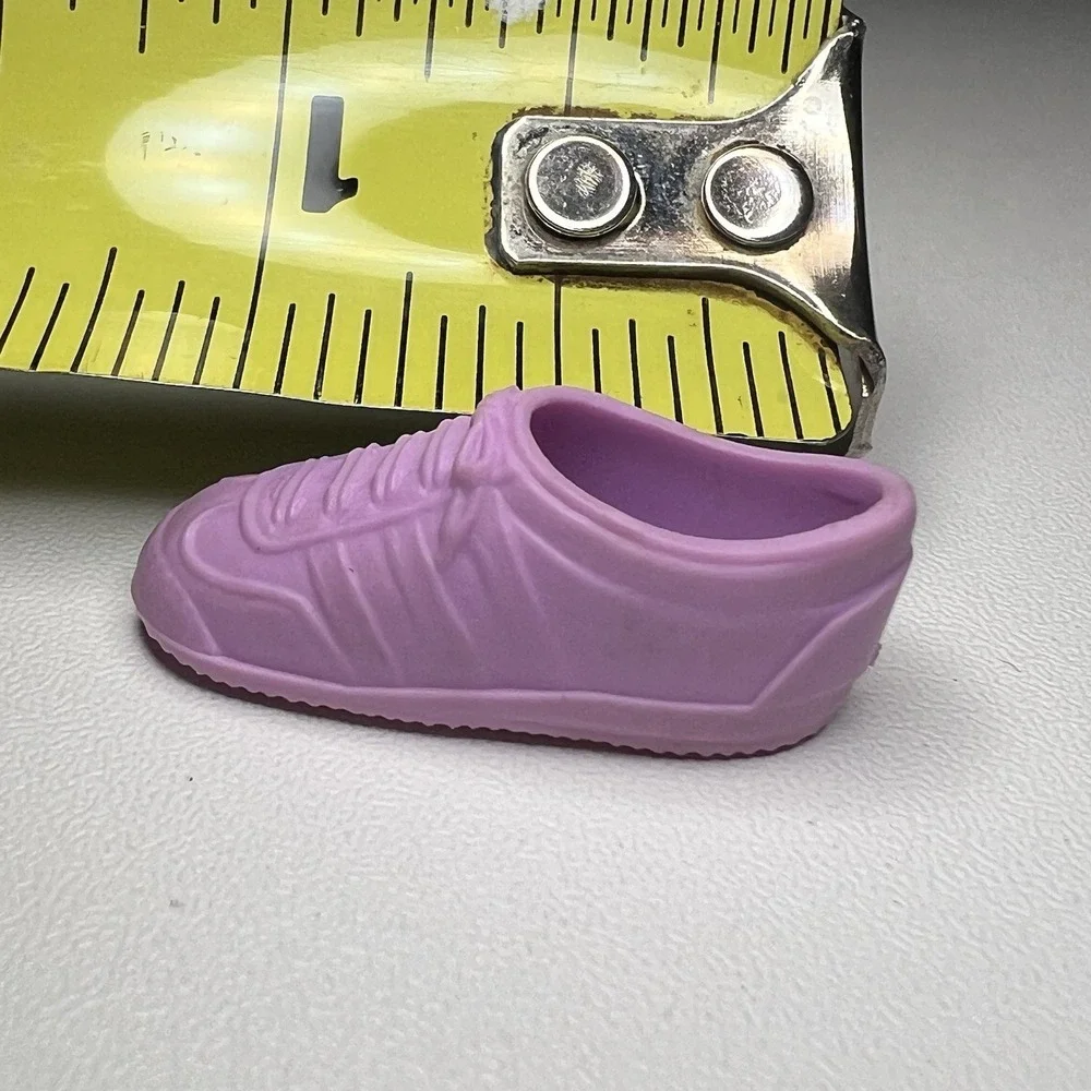 Single Vintage Barbie Skipper Doll Lilac Purple Sneaker Gym Shoes Stamped China‎